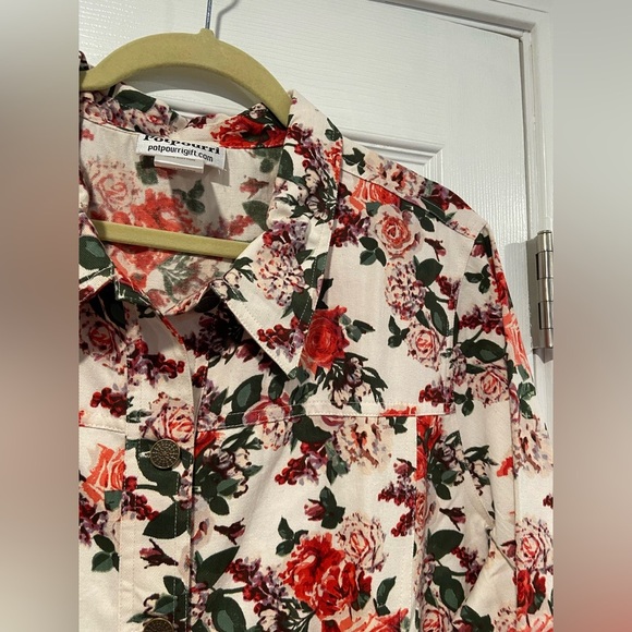 NWOT Potpourri Size 1X Rose Floral Print Button Down Denim Shacket Top Pockets - Picture 6 of 12